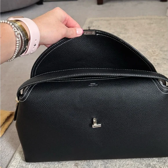 T Lock Black shoulder/crossbody bag - Picture 3 of 11